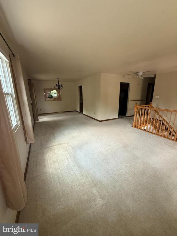 Image 6 of property listing at 1354 MOYER RD, Annapolis, MD 21403