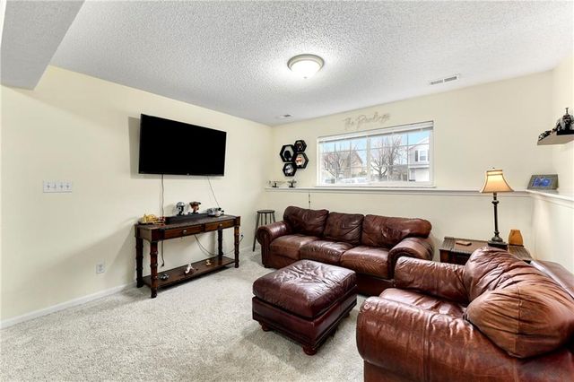 2925 Spring Garden Street, Leavenworth, KS 66048