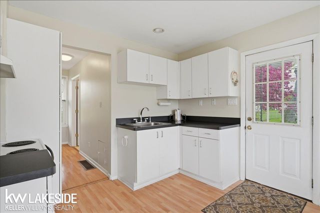 8222 Devon Drive, Shelby Twp, MI 48317