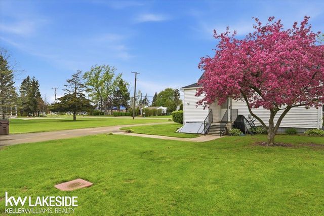 8222 Devon Drive, Shelby Twp, MI 48317