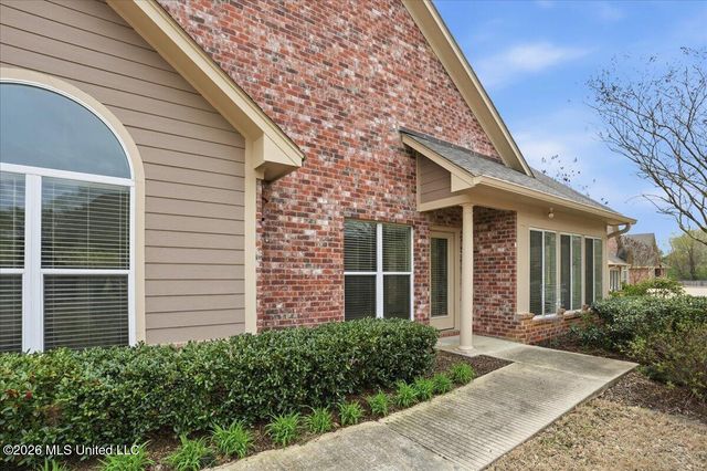 620 Sweetwater Drive, Pearl, MS 39208