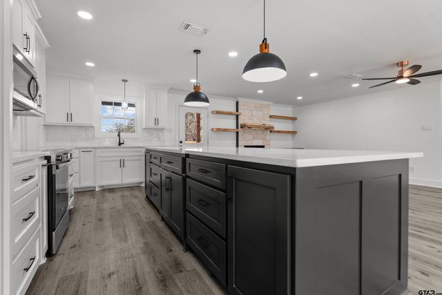 3456 Meadowdale, Flint, TX 75762