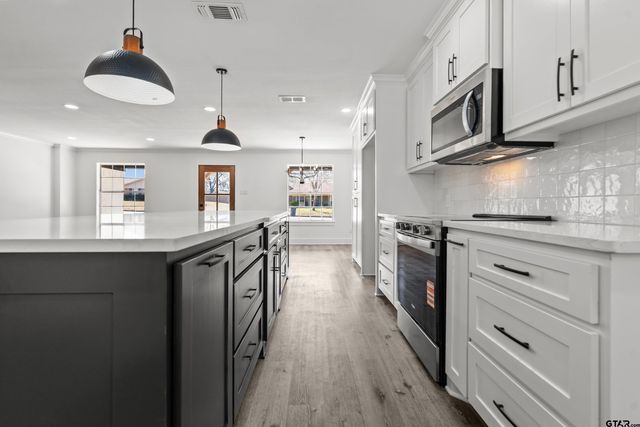 3456 Meadowdale, Flint, TX 75762