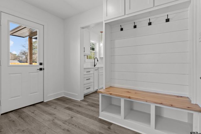 3456 Meadowdale, Flint, TX 75762