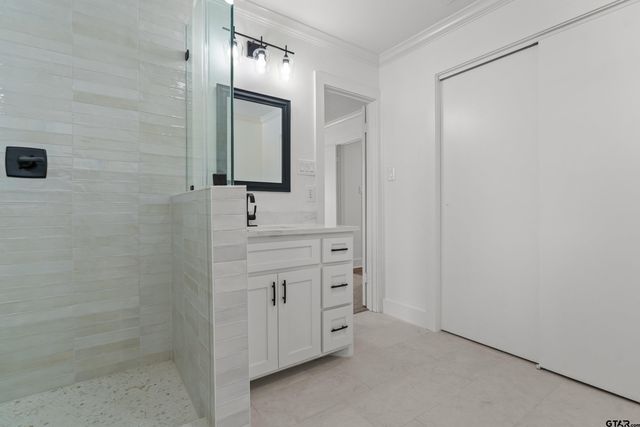 3456 Meadowdale, Flint, TX 75762