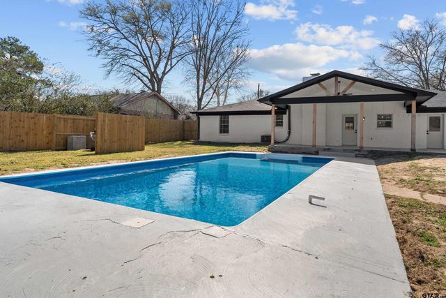 3456 Meadowdale, Flint, TX 75762