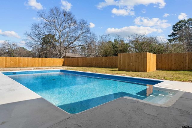 3456 Meadowdale, Flint, TX 75762