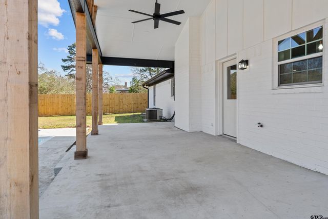 3456 Meadowdale, Flint, TX 75762