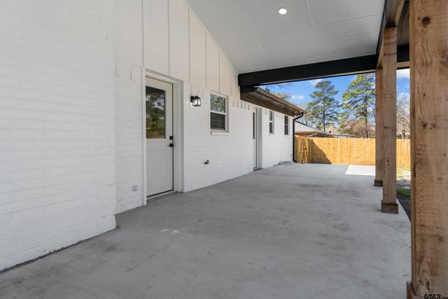 3456 Meadowdale, Flint, TX 75762