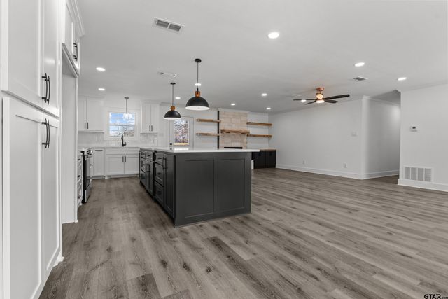 3456 Meadowdale, Flint, TX 75762