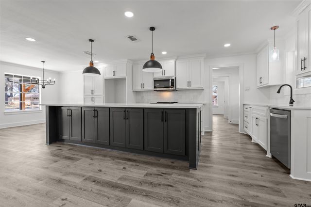 3456 Meadowdale, Flint, TX 75762