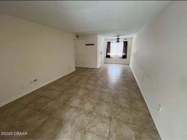 305 Ridge Blvd Apt 212, South Daytona, FL 32119