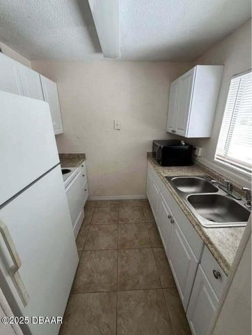 305 Ridge Blvd Apt 212, South Daytona, FL 32119