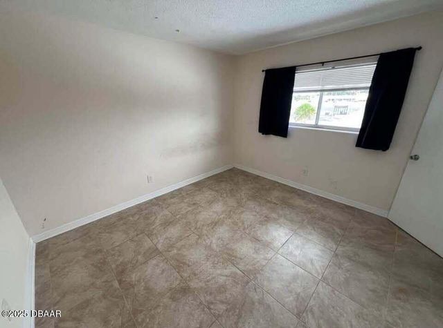 305 Ridge Blvd Apt 212, South Daytona, FL 32119