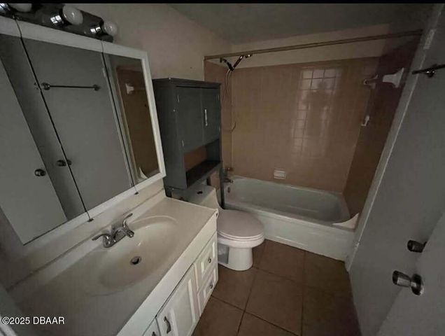 305 Ridge Blvd Apt 212, South Daytona, FL 32119