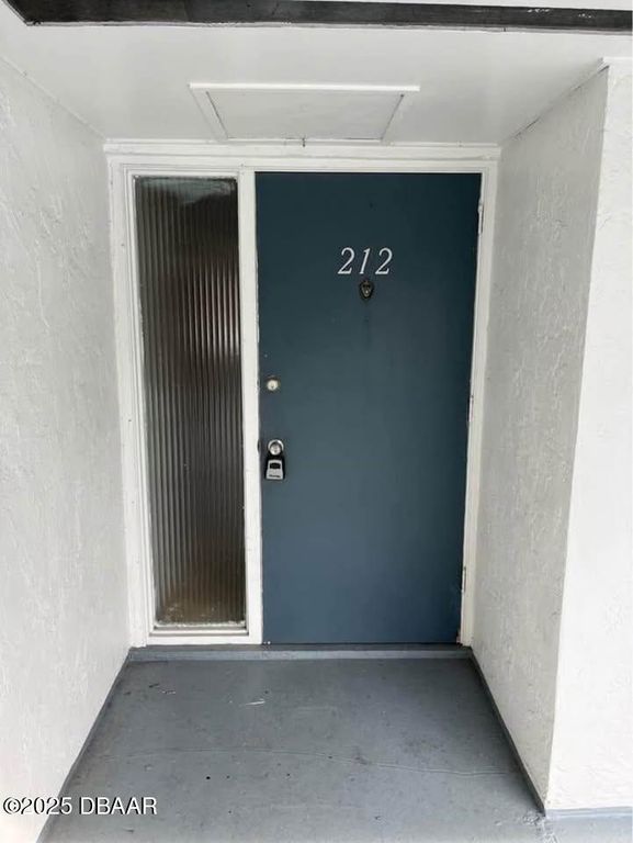 305 Ridge Blvd Apt 212, South Daytona, FL 32119
