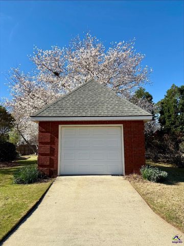 605 Victoria Circle, Warner Robins, GA 31088