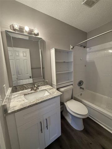 322 BRIARWOOD ROAD B, Venice, FL 34293