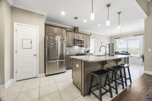 504 Falls Drive, Bonaire, GA 31005