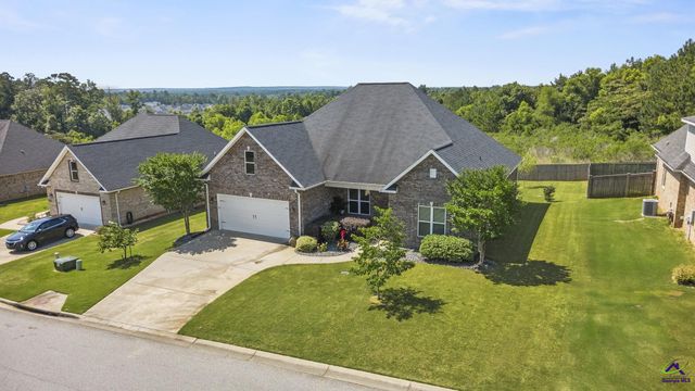 504 Falls Drive, Bonaire, GA 31005