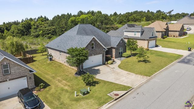 504 Falls Drive, Bonaire, GA 31005