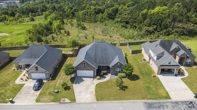 504 Falls Drive, Bonaire, GA 31005