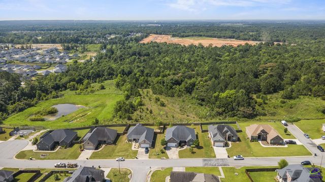 504 Falls Drive, Bonaire, GA 31005