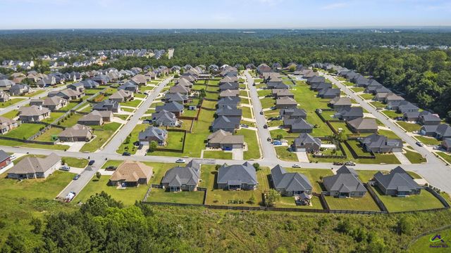 504 Falls Drive, Bonaire, GA 31005