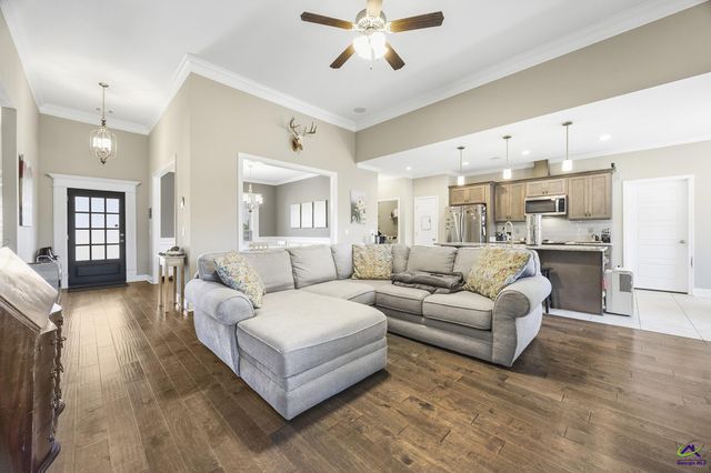 504 Falls Drive, Bonaire, GA 31005