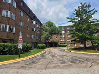220 S Roselle Road 308, Schaumburg, IL 60193