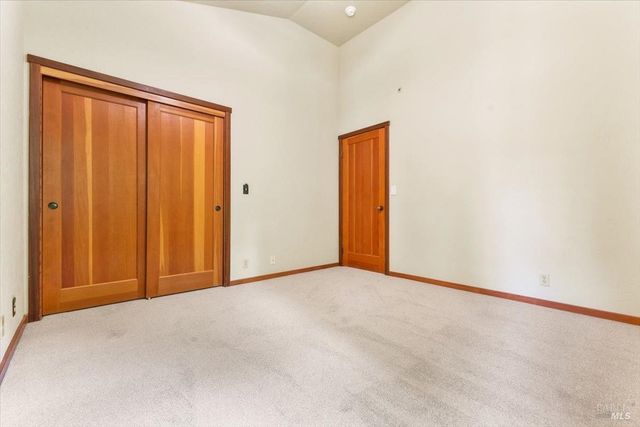 12076 Cloud Ridge Rd, Healdsburg, CA 95448