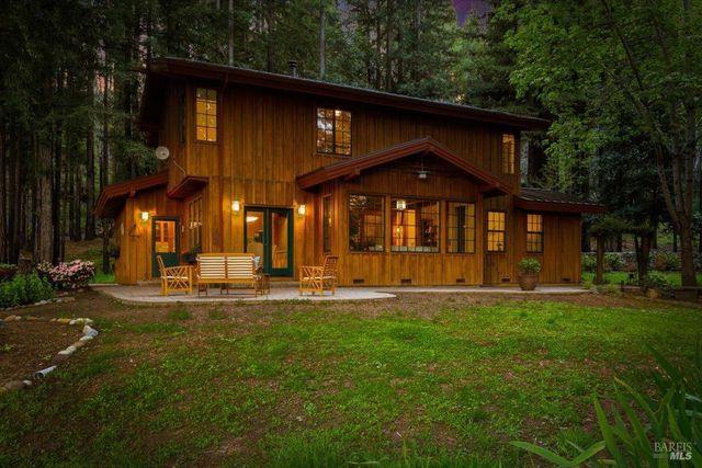 12076 Cloud Ridge Rd, Healdsburg, CA 95448