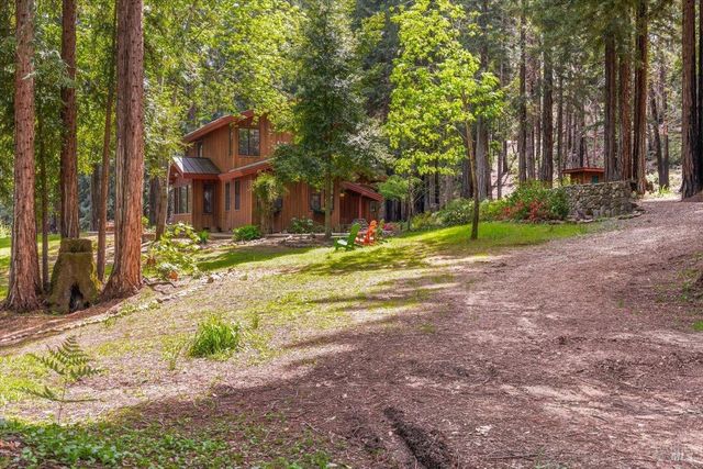 12076 Cloud Ridge Rd, Healdsburg, CA 95448