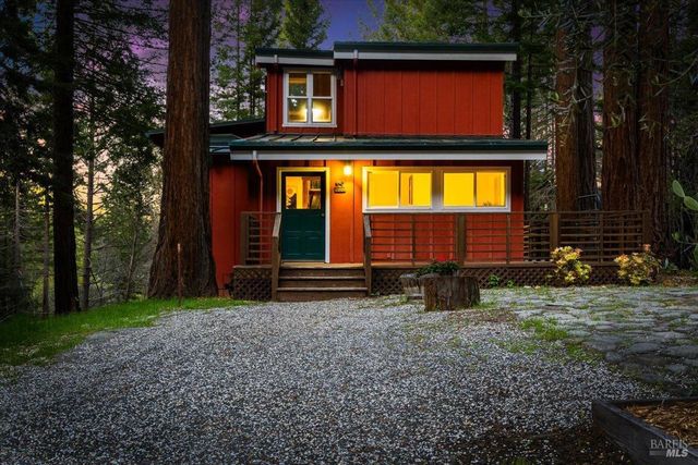 12076 Cloud Ridge Rd, Healdsburg, CA 95448