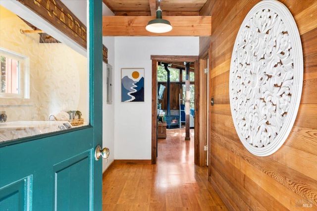 12076 Cloud Ridge Rd, Healdsburg, CA 95448