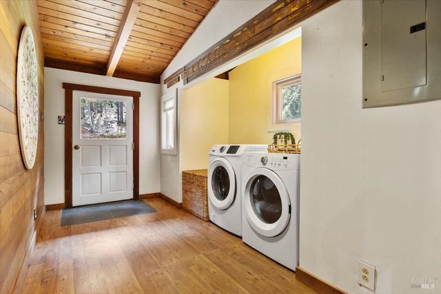 12076 Cloud Ridge Rd, Healdsburg, CA 95448