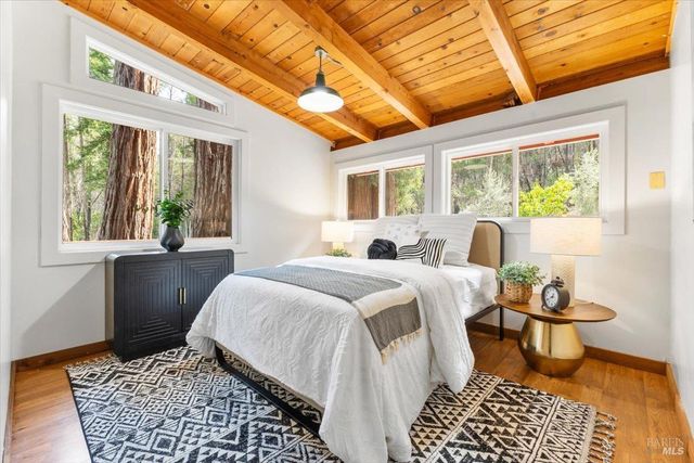 12076 Cloud Ridge Rd, Healdsburg, CA 95448