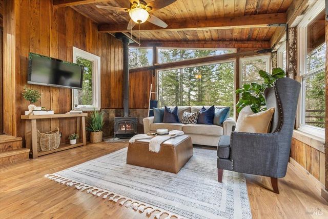 12076 Cloud Ridge Rd, Healdsburg, CA 95448