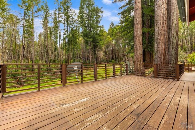 12076 Cloud Ridge Rd, Healdsburg, CA 95448