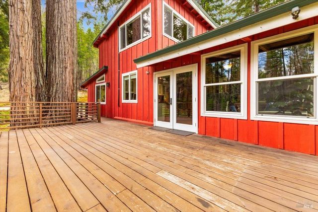 12076 Cloud Ridge Rd, Healdsburg, CA 95448