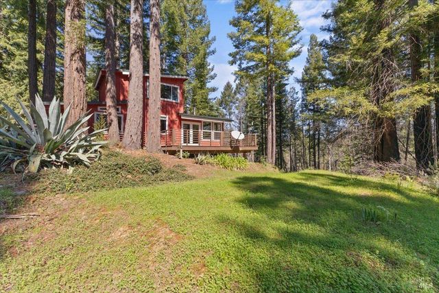 12076 Cloud Ridge Rd, Healdsburg, CA 95448