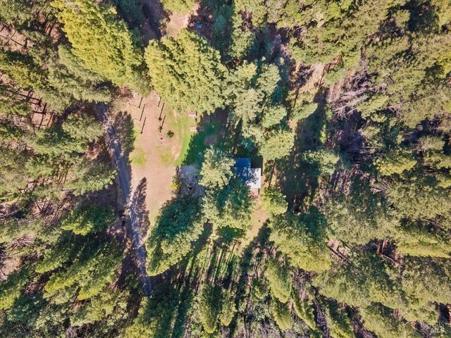 12076 Cloud Ridge Rd, Healdsburg, CA 95448