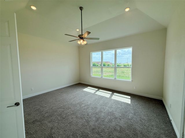 208 Slimp Bluff, Azle, TX 76020