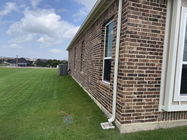 208 Slimp Bluff, Azle, TX 76020