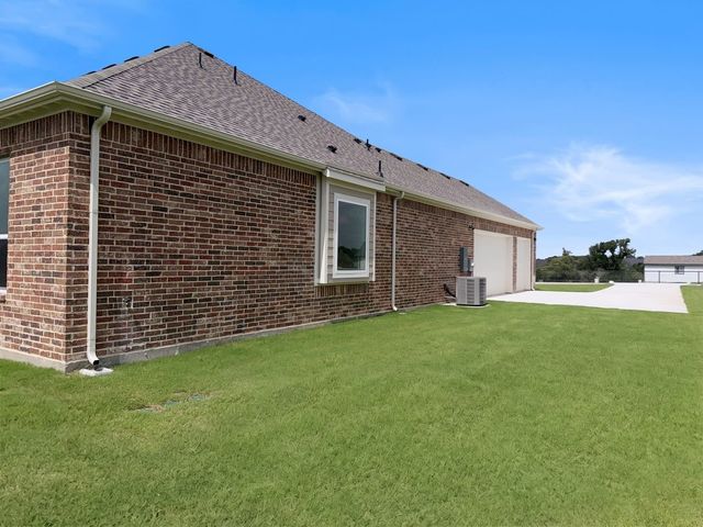 208 Slimp Bluff, Azle, TX 76020
