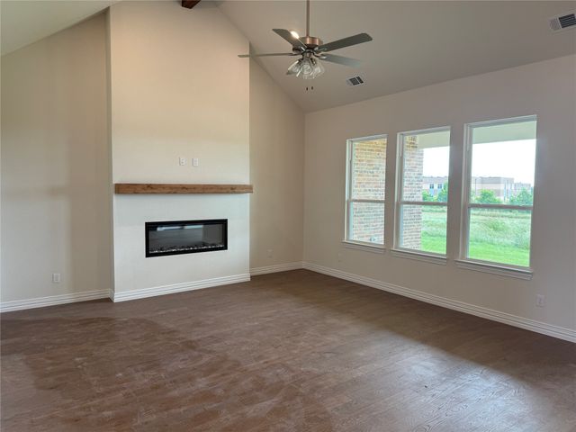 208 Slimp Bluff, Azle, TX 76020