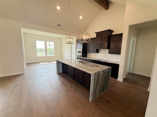 208 Slimp Bluff, Azle, TX 76020