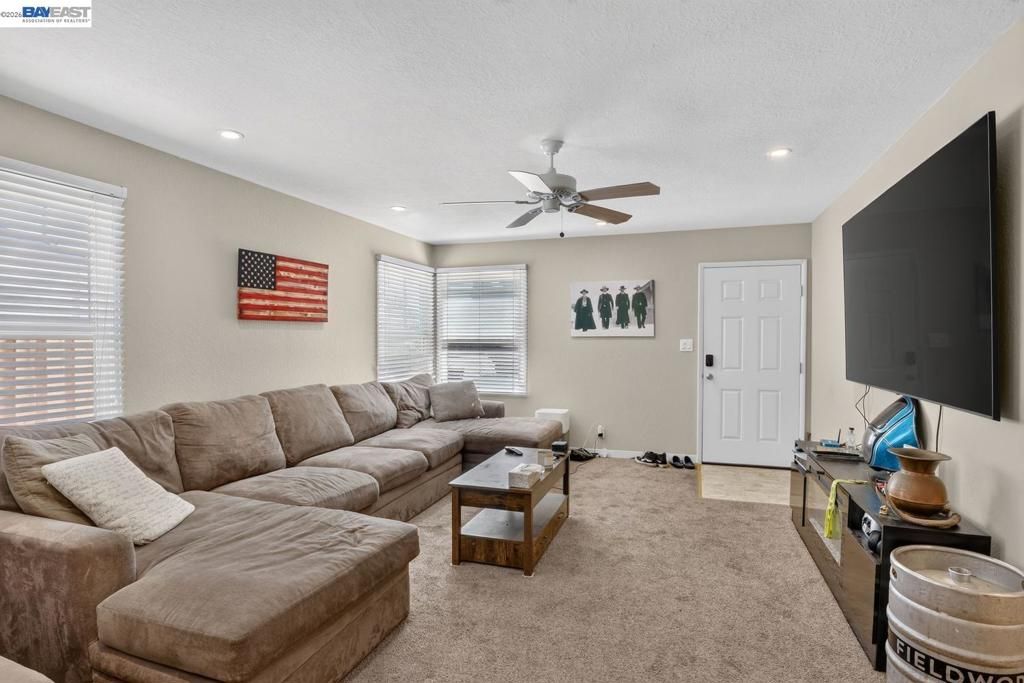 Image 12 of property listing at 20843 Chester St, Castro Valley, CA 94546