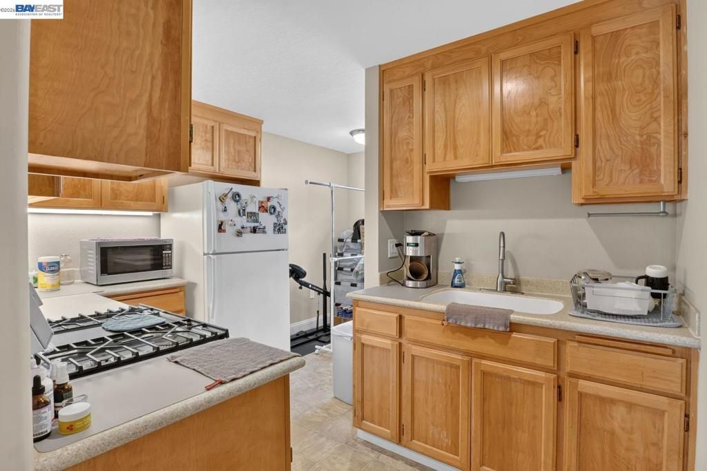 Image 15 of property listing at 20843 Chester St, Castro Valley, CA 94546