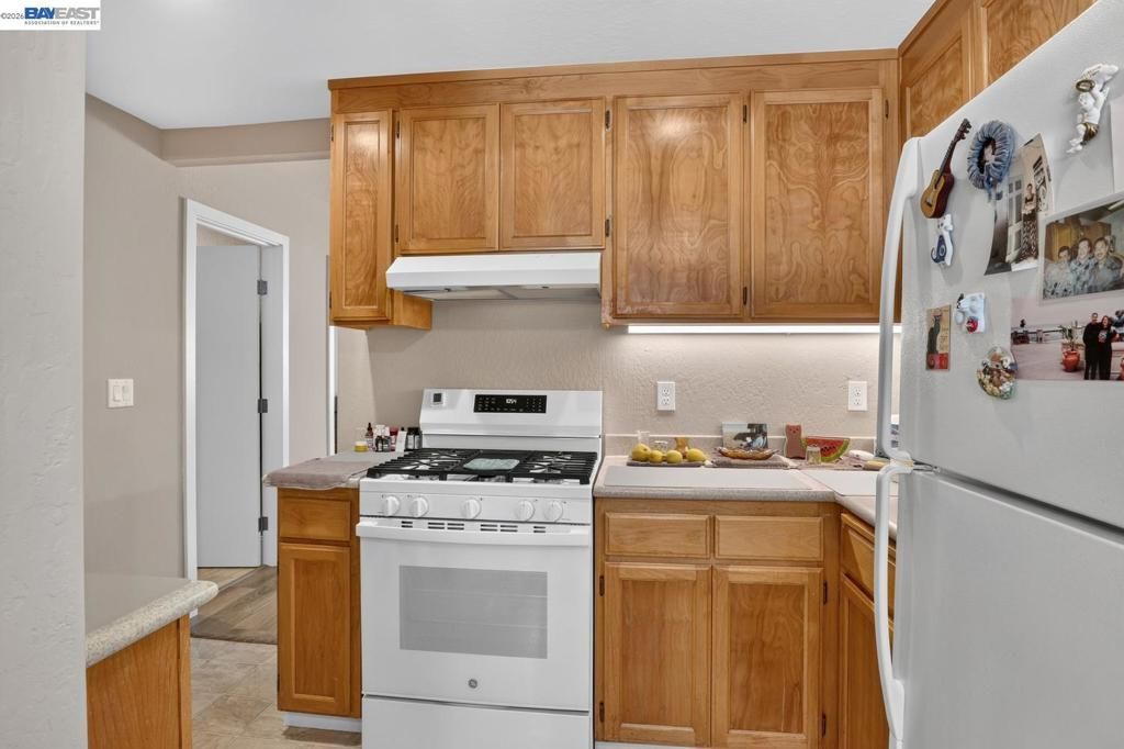 Image 16 of property listing at 20843 Chester St, Castro Valley, CA 94546